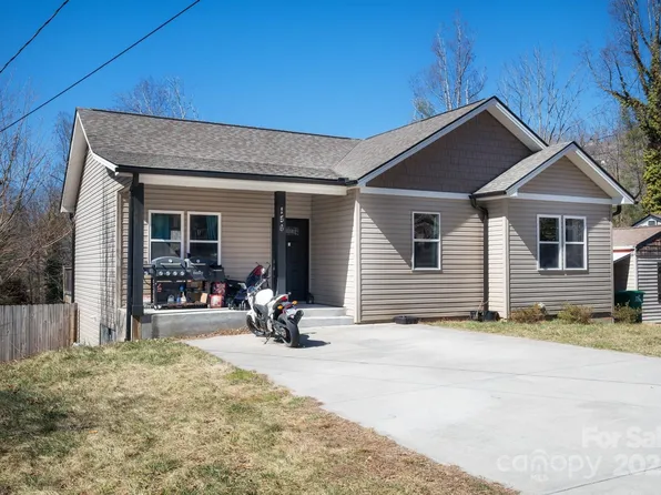 156 Locust Ct, Arden, NC 28704