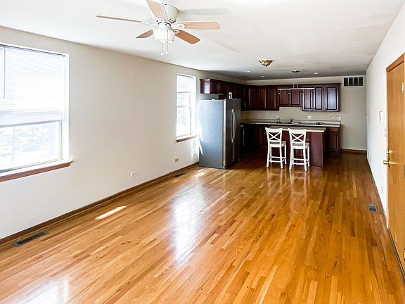 3rd image of 6220 S Kenwood Ave #2