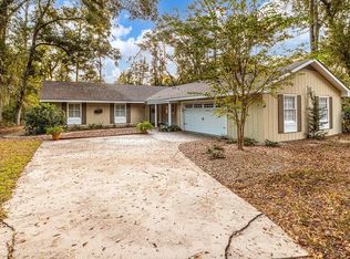 125 Dunbarton Dr, Saint Simons Island, GA 31522