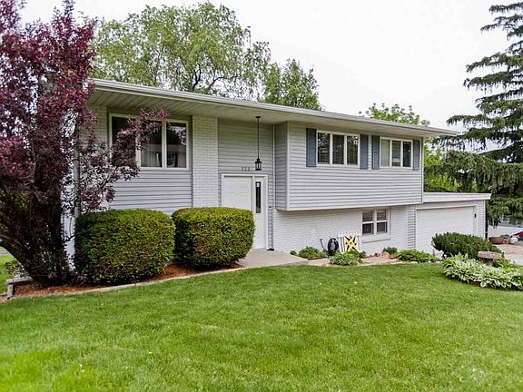 2nd image of 129 Grandview Dr NE