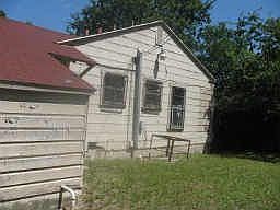3rd image of 4844 Vinetta Dr
