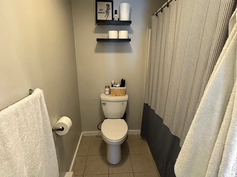 254 W 3rd St #1 — Photo 9