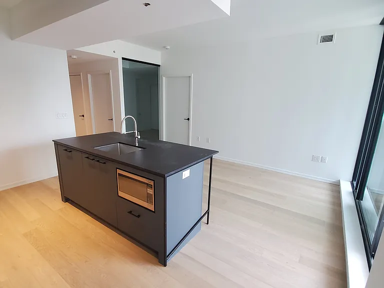 41 Dovercourt Rd #710 — Photo 9