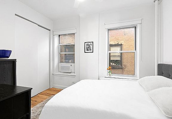 5th image of 26 Gramercy Park S APT 5C