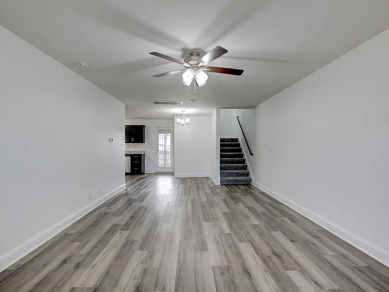 702 Ellie Nat Dr — Photo 6