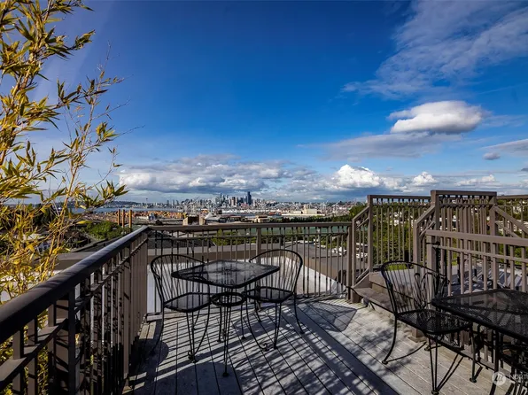 3015 SW Avalon Way #107, Seattle, WA 98126