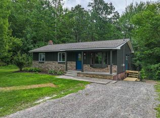 9415 Finch Dr, Linden, MI