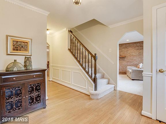2nd image of 988 Old Holly Dr