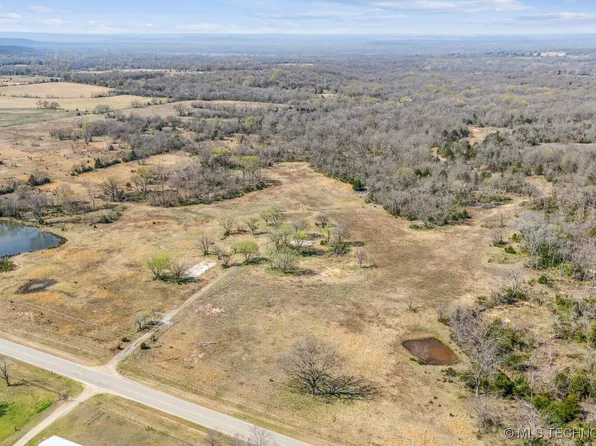 52 High Way, Morris, OK 74445