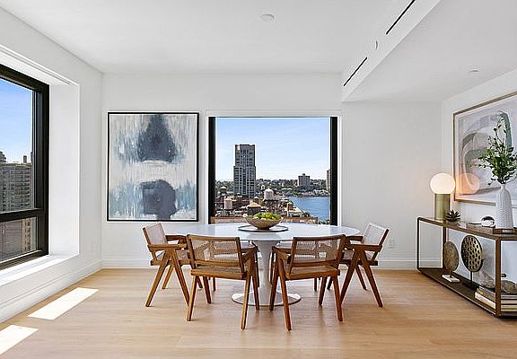 5th image of 214 W 72nd St #Penthouse