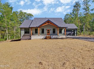 901 Spearhead Cir, Clarkrange, TN 38553