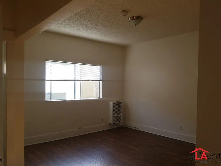 1046 W Martin Luther King Jr Blvd — Photo 1