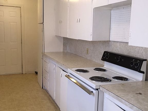 4th image of 2126 NW Lake Ave
