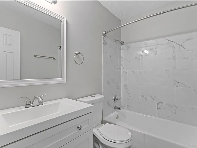 1543 Hardin Ave #7 — Photo 4