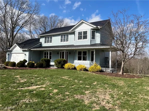2138 Geneva Dr, Millersburg, OH 44654