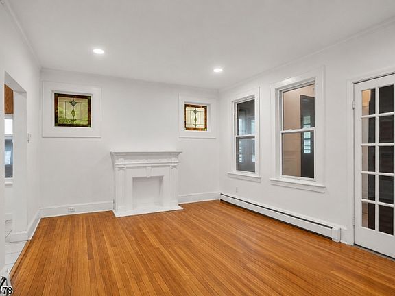 2nd image of 411 S 15Th St