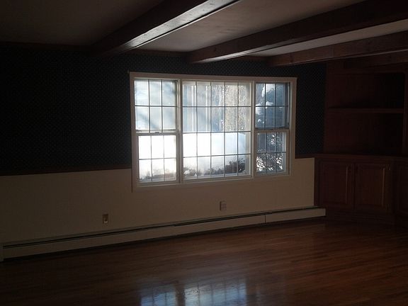 5th image of 7 Castillion Ct