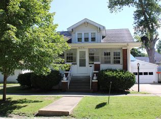 104 E South St, Clinton, IL 61727