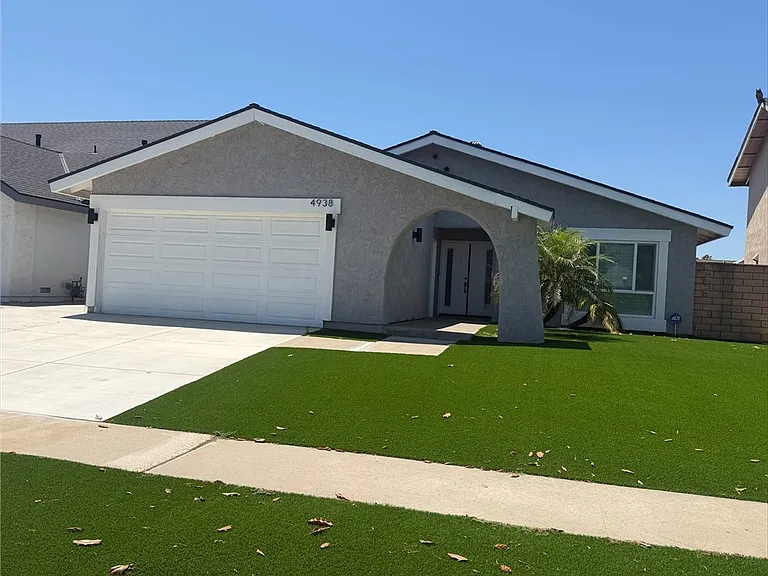 4938 E Glenview Ave — Photo 1