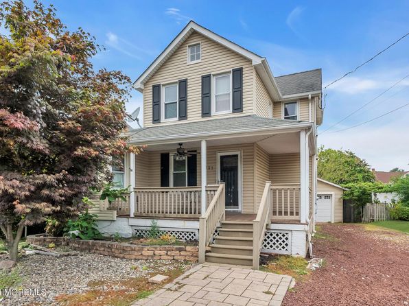327 Roosevelt Ave #A, Oakhurst, NJ 07755