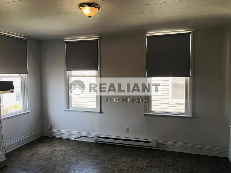 121 E 9th St #2 — Photo 3