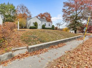 522 Plumtree Rd, Springfield, MA 01118