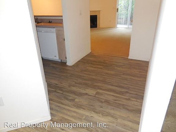 4th image of 1177 Burton Dr APT D