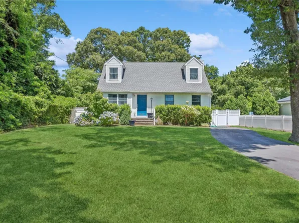 61 Norwood Avenue, Port Jefferson Station, NY 11776