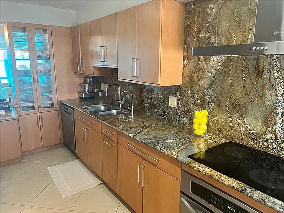 3rd image of 4100 Galt Ocean Dr APT 1406