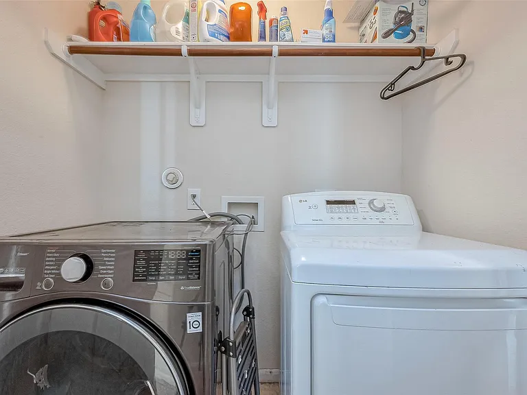 20127 Graphite Canyon Ct — Photo 24