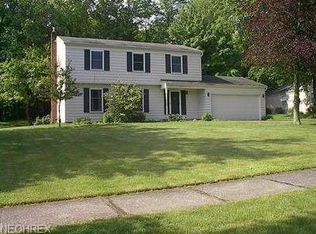 7104 Ashlawn Dr, Brecksville, OH 44141