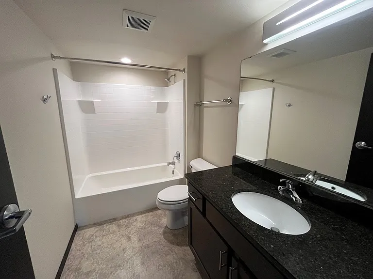 Galaxie High Rise Apartments — Photo 155