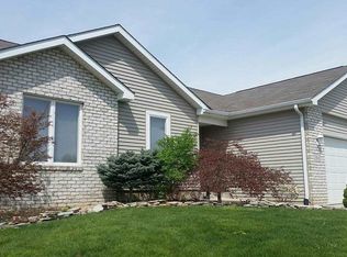 303 Willard Dr, Auburn, IN