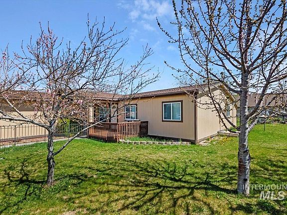 2nd image of 801 Arrow Wood Ct