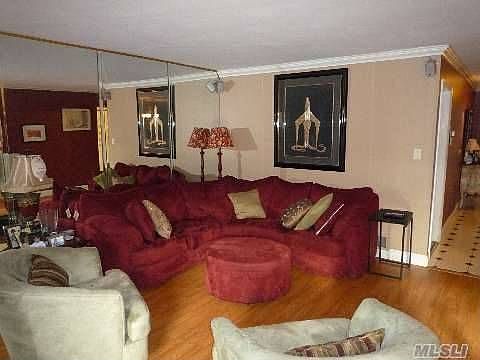 3rd image of 49 Southgate Cir