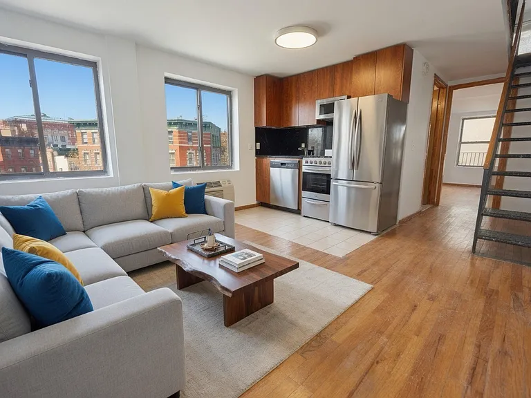 29 7th Ave S #2D — Photo 2