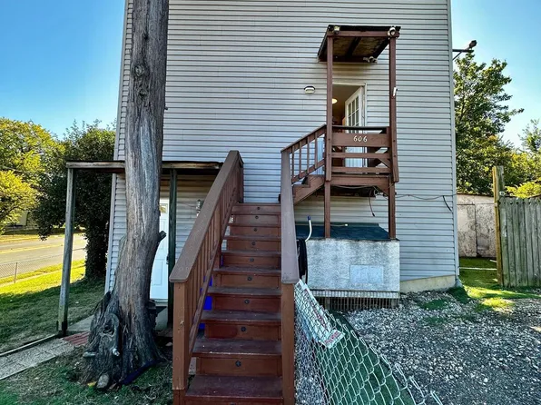 606 S Glebe Rd, Arlington, VA 22204