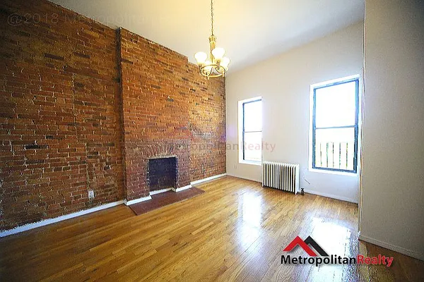 Rented by Metropolitan Realty | media 6