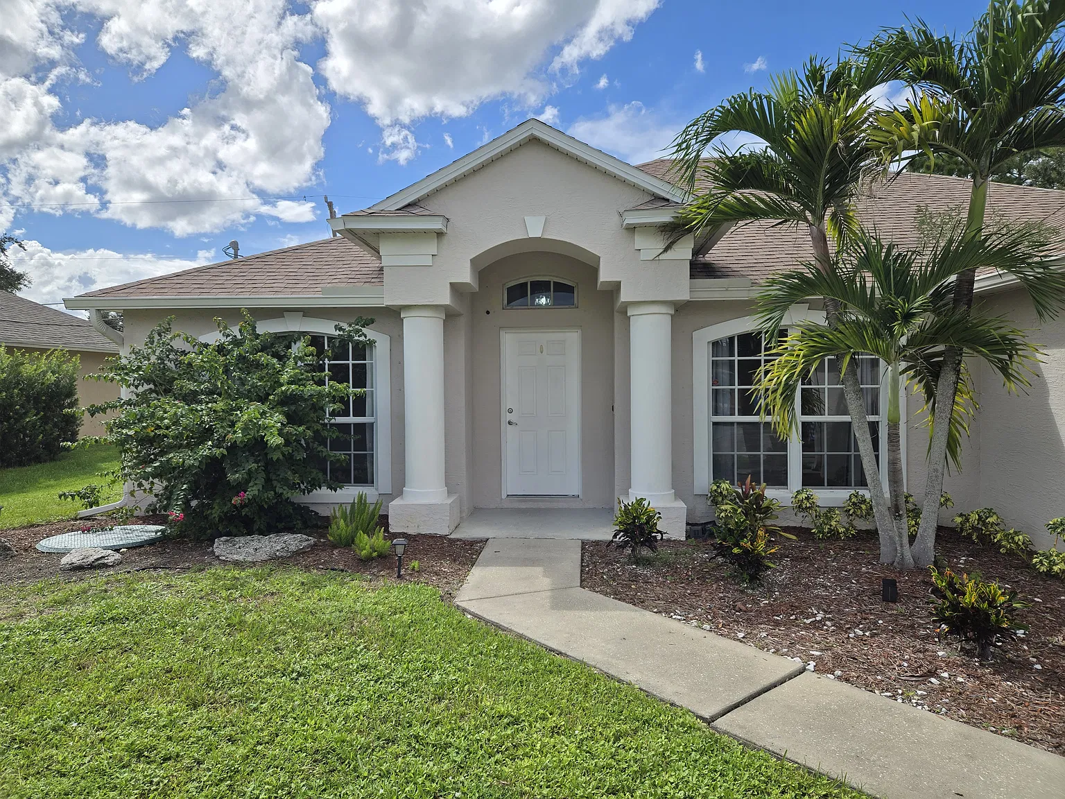 4 bed, 2100 sqft, $2,700 — Photo 2