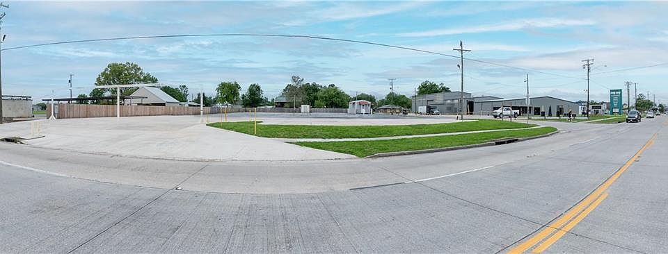 2nd image of 1603 Rees