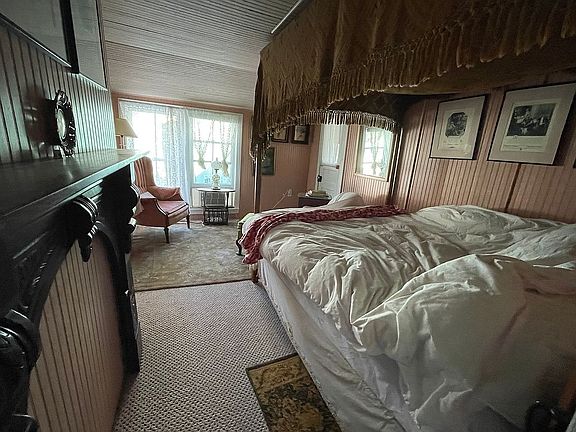 4th image of 27 Waugh Ave