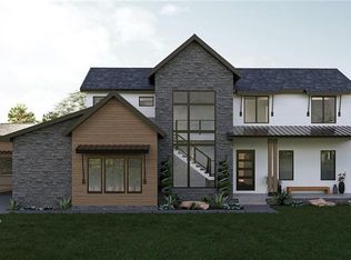 10563 Genesis Dr, Parkville, MO 64152