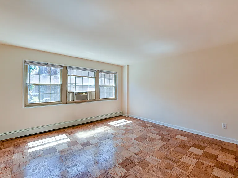 Alpha House — Photo 10