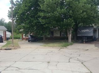 4340 N Circle Dr, Warr Acres, OK 73122