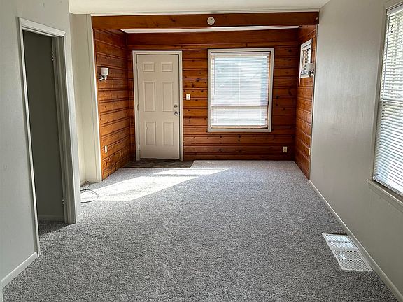 2nd image of 2725 Ross St