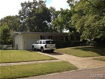 2nd image of 890 Barat Ln