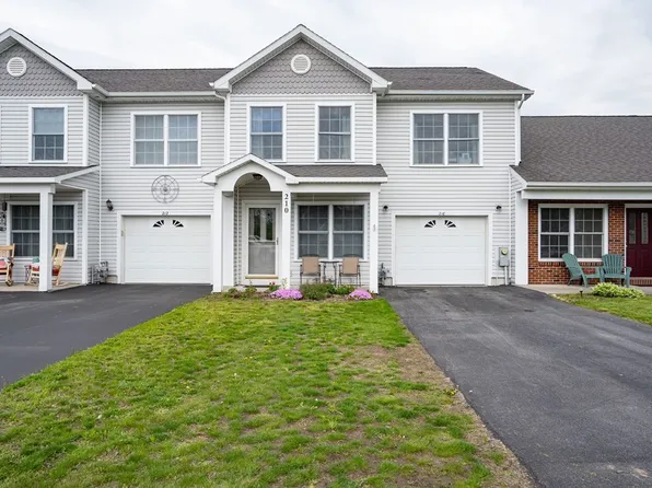 210 Edmund St, Sackets Harbor, NY 13685