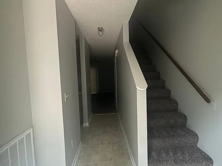 216 Candlebrook Dr — Photo 4