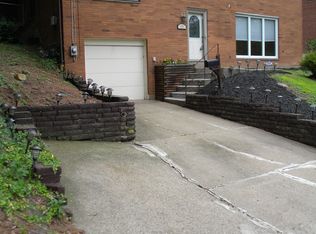 513 Lucia Dr, Pittsburgh, PA 15221