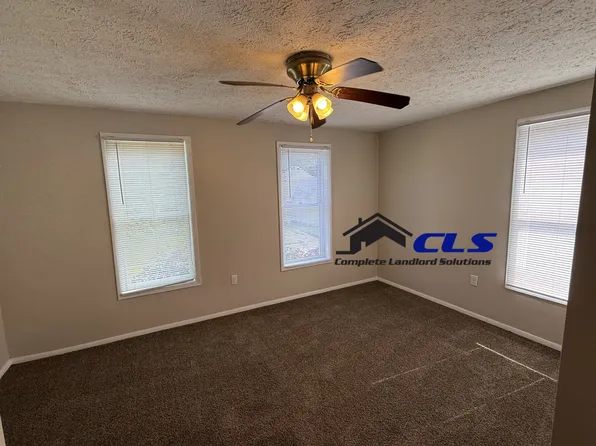 2403 Locust St, Terre Haute, IN 47807